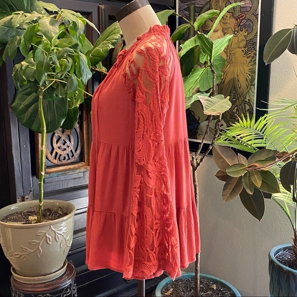 Altar’d State Burnt Orange Lace Contrast Peasant - Picture 5 of 12